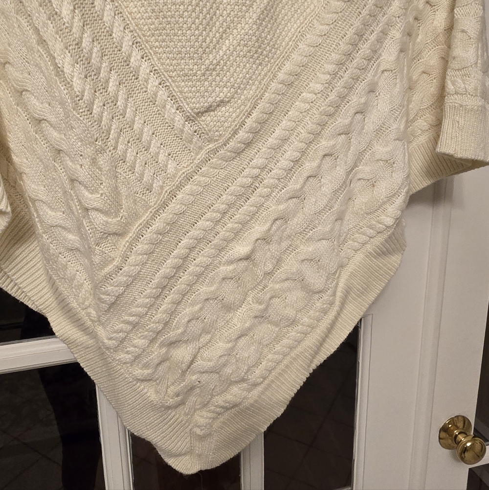 Talbots Cream Poncho with Faux Fur Collar - Picture 4 of 4